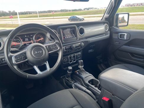 Certified 2021 Jeep Wrangler Unlimited Sahara image 18