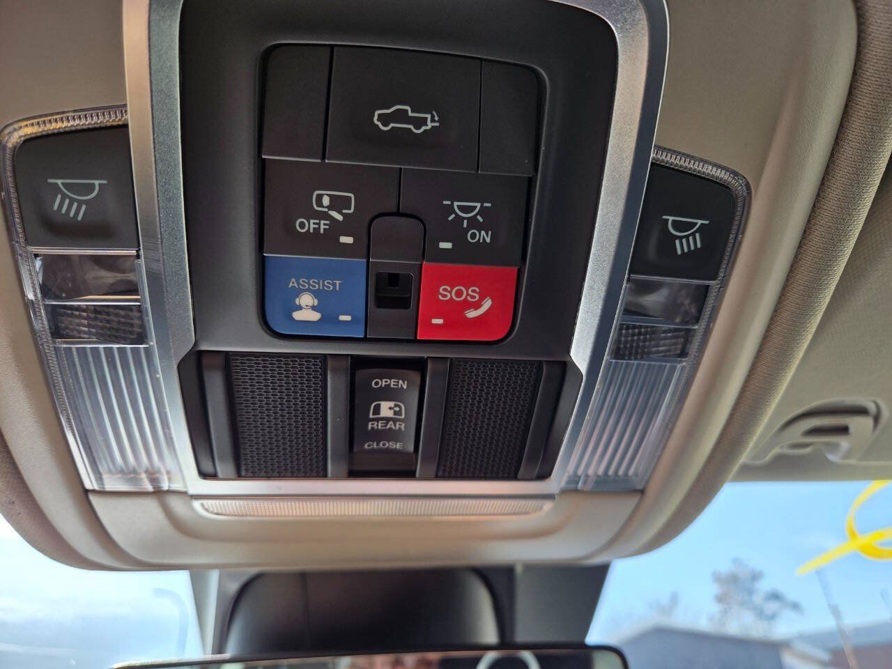 Used 2022 RAM 1500 Laramie AWD/4WD image 20