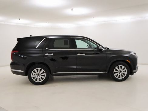 Used 2023 Hyundai Palisade SE image 2