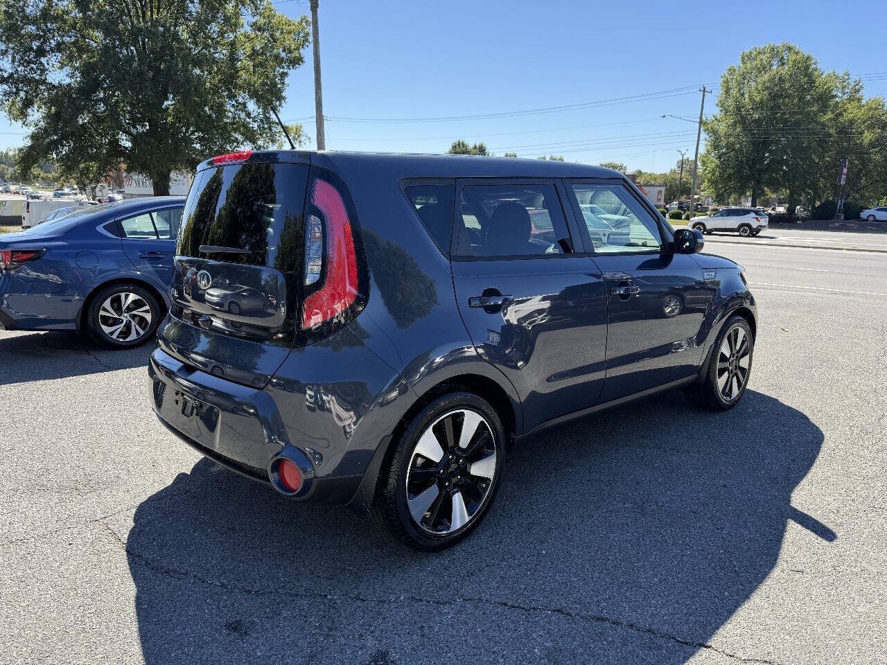 Used 2015 Kia Soul ! w/ Sun & Sound Package FWD image 5