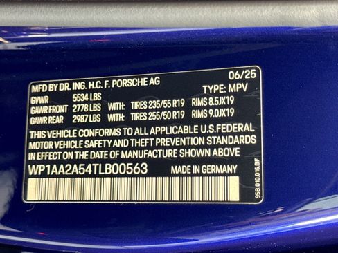 Certified 2026 Porsche Macan AWD/4WD image 27