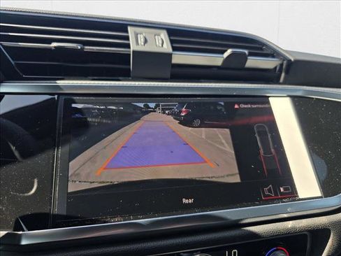 New 2025 Audi Q3 2.0T Premium image 24