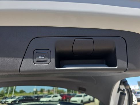 Used 2025 Buick Envision Preferred AWD/4WD image 13