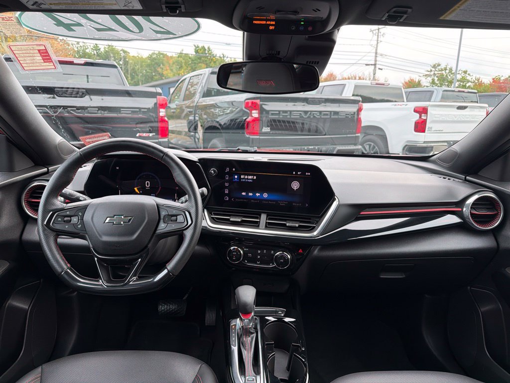 Used 2024 Chevrolet Trax RS w/ Driver Confidence Package FWD image 11