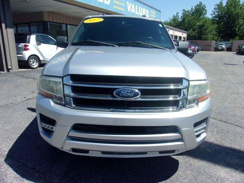 Used 2017 Ford Expedition EL XLT RWD image 3