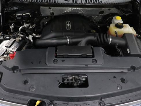 Used 2017 Lincoln Navigator L Reserve image 28