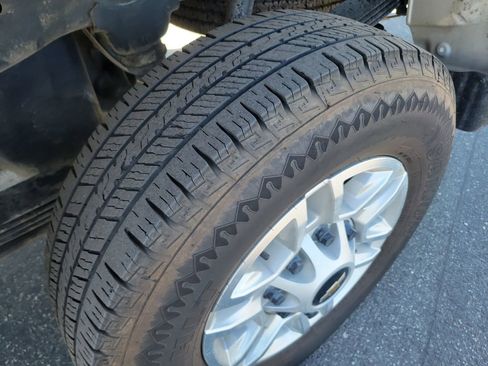 Used 2024 Chevrolet Silverado 2500 LT image 26