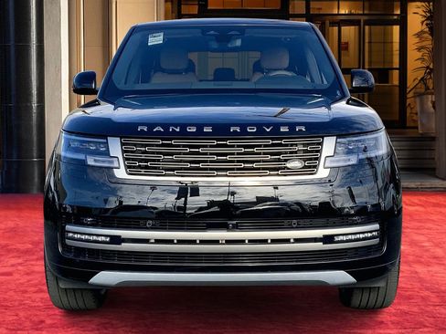 New 2026 Land Rover Range Rover Long Wheelbase SE image 2