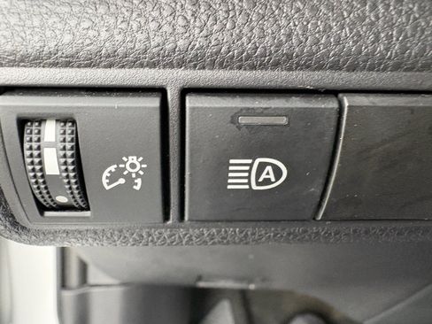Used 2025 Toyota Corolla SE FWD image 14