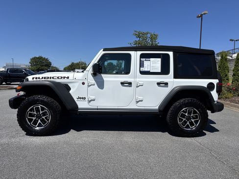 Used 2024 Jeep Wrangler Unlimited Rubicon w/ Capability Package AWD/4WD image 7