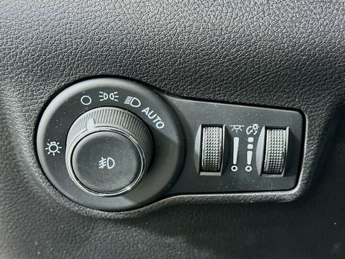 Used 2022 Jeep Compass Latitude image 17