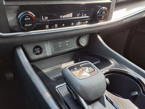 Used 2024 Nissan Rogue SV FWD image 35