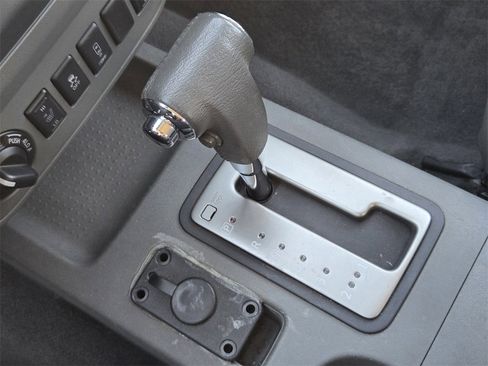 Used 2019 Nissan Frontier SL image 20