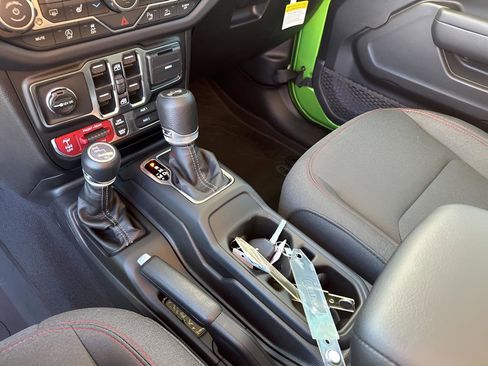 New 2026 Jeep Wrangler Unlimited Rubicon w/ Safety Group image 37