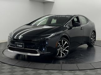 Used 2025 Toyota Prius Plug-In Hybrid FWD video 3