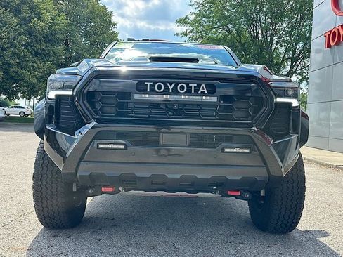 Certified 2025 Toyota Tacoma TRD Pro AWD/4WD image 9