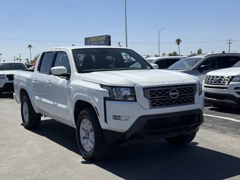 Used 2024 Nissan Frontier SV w/ SV Convenience Package image 13