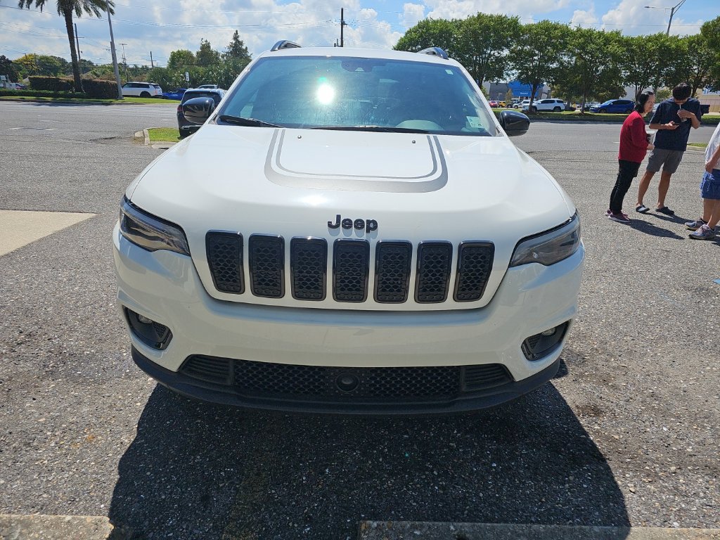 Used 2022 Jeep Cherokee Latitude AWD/4WD image 2