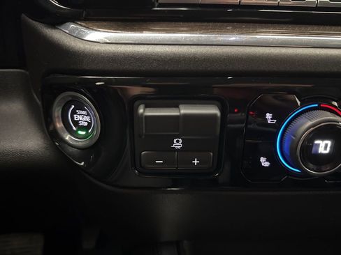 Used 2024 Chevrolet Silverado 1500 RST w/ Z71 Off-Road Package image 31