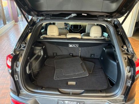 Used 2017 Jeep Cherokee Limited w/ Technology Group image 13