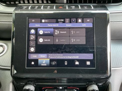 Used 2023 Jeep Grand Cherokee Laredo AWD/4WD image 33