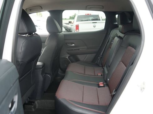 New 2025 Nissan Kicks SR image 24