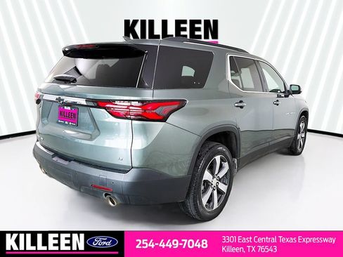 Used 2022 Chevrolet Traverse LT w/ LT Premium Package AWD/4WD image 8