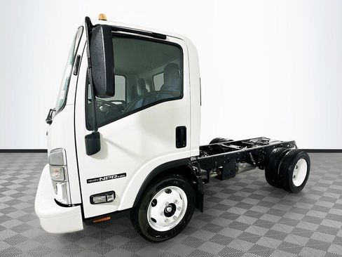 New 2026 Isuzu NPR RWD image 20