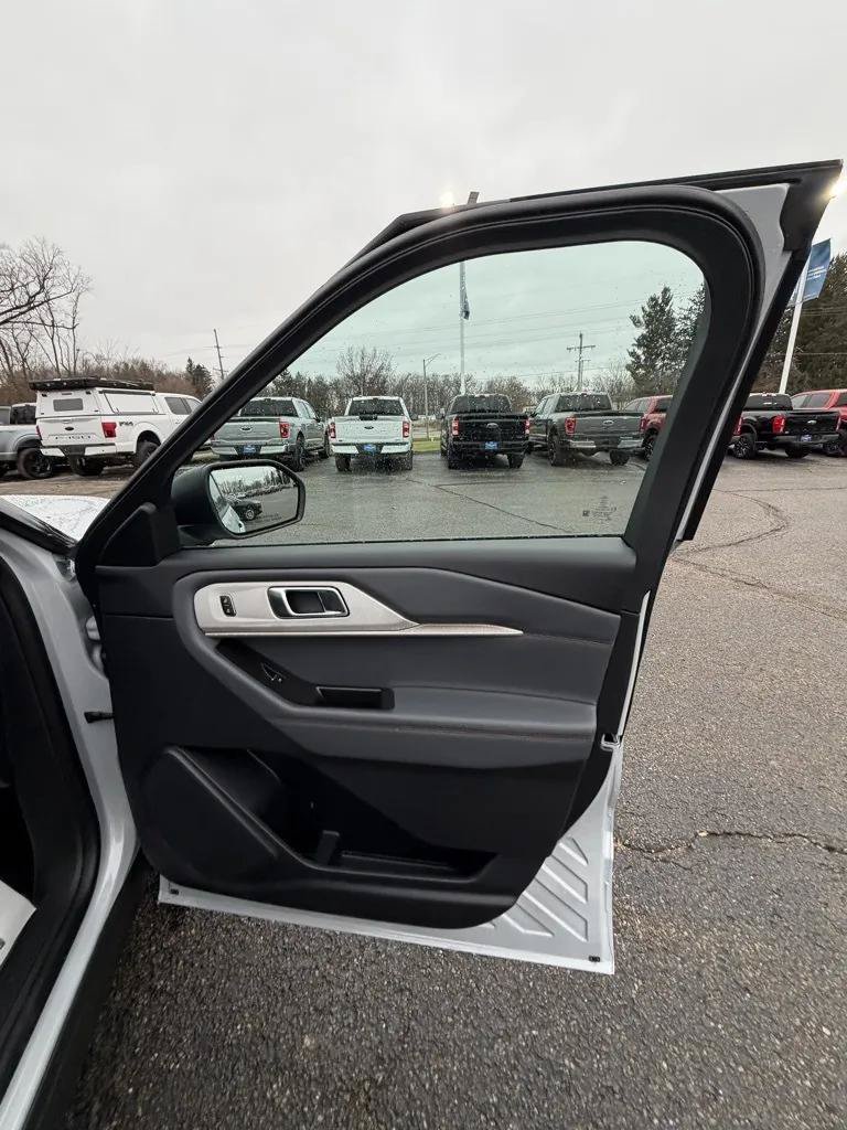 New 2026 Ford Explorer Active w/ Active Comfort Package AWD/4WD image 22