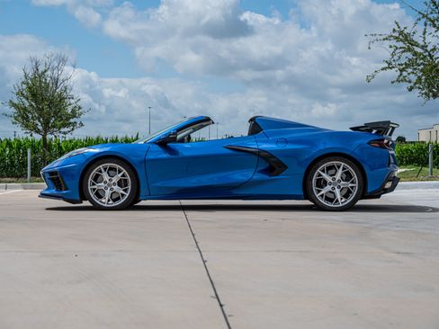 Used 2022 Chevrolet Corvette Stingray Premium Conv w/ Z51 Performance Package RWD image 6