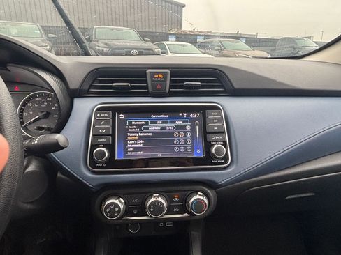 Used 2025 Nissan Versa SV FWD image 17