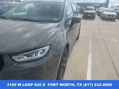 Used 2023 Chrysler Pacifica Touring-L w/ S Appearance Package
