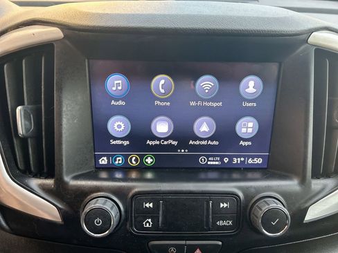 Used 2024 GMC Terrain SLT image 17