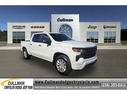 Used 2023 Chevrolet Silverado 1500 Custom AWD/4WD image 1