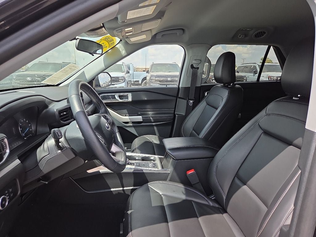 Used 2024 Ford Explorer XLT w/ Equipment Group 202A AWD/4WD image 22
