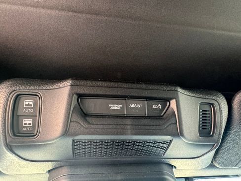 Used 2024 Jeep Wrangler Unlimited Sport AWD/4WD image 25