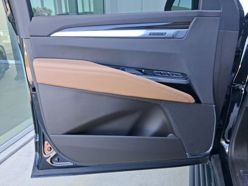 Used 2025 Cadillac Escalade Premium Luxury w/ Touring Package image 18