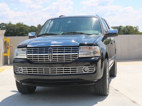 Used 2014 Lincoln Navigator 2WD image 50