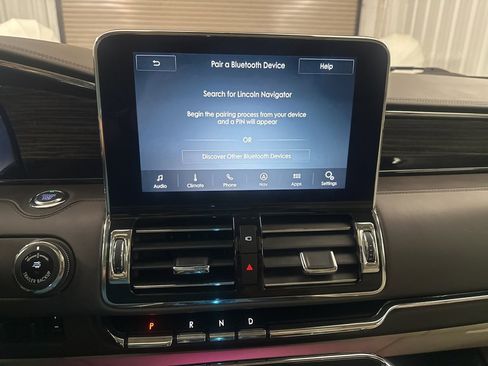 Used 2020 Lincoln Navigator Black Label w/ Cargo Convenience Package image 20