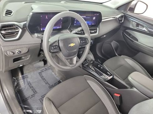 Used 2024 Chevrolet TrailBlazer LT FWD image 18