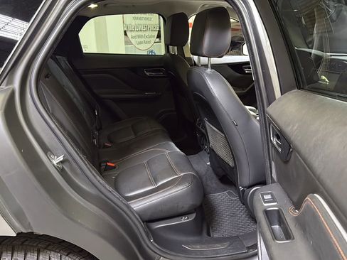 Used 2019 Jaguar F-PACE Prestige AWD/4WD image 20