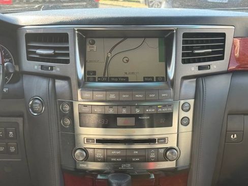 Used 2009 Lexus LX 570 4WD image 38