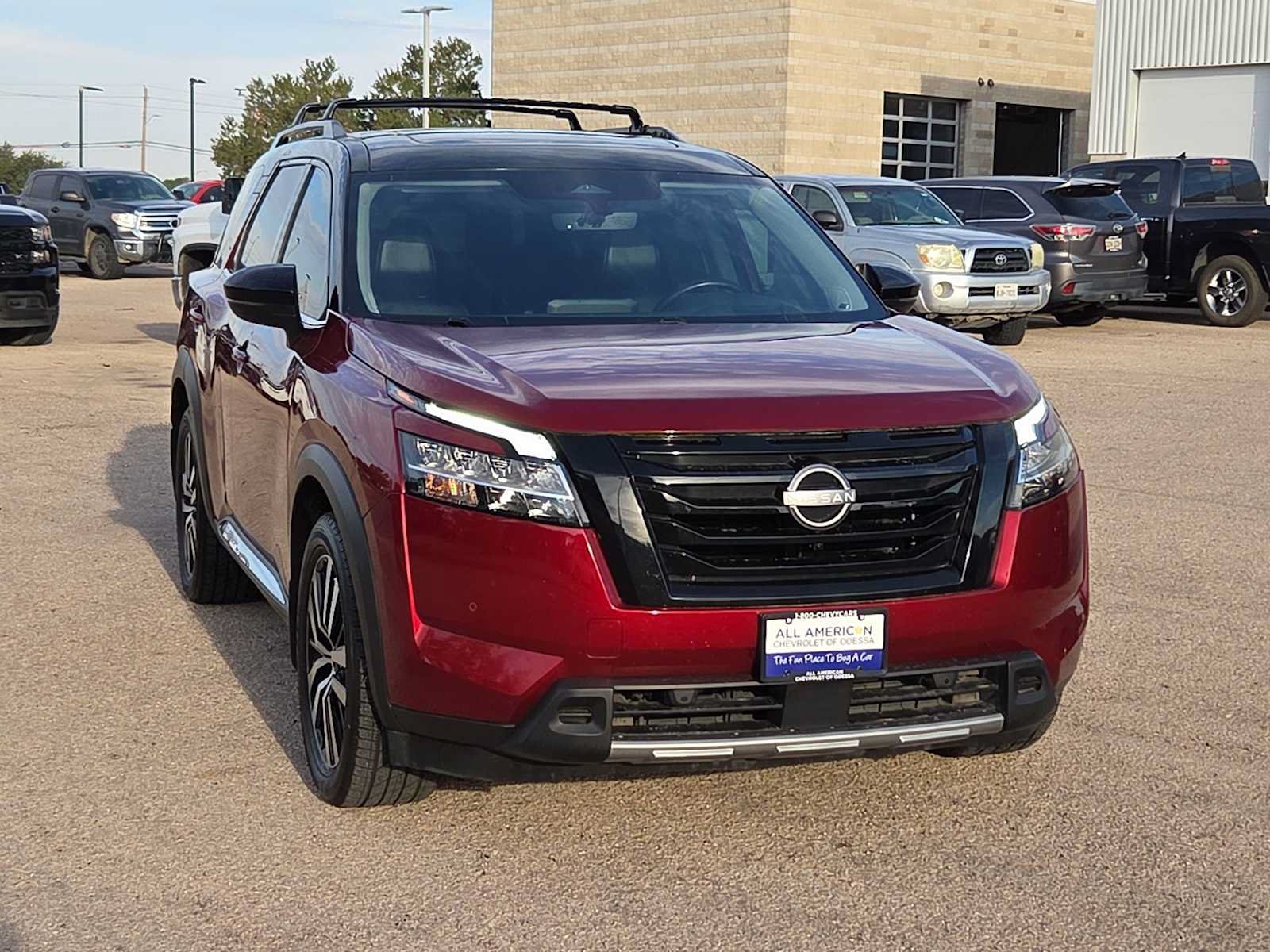 Used 2023 Nissan Pathfinder Platinum w/ Lighting Package (N92) AWD/4WD image 3