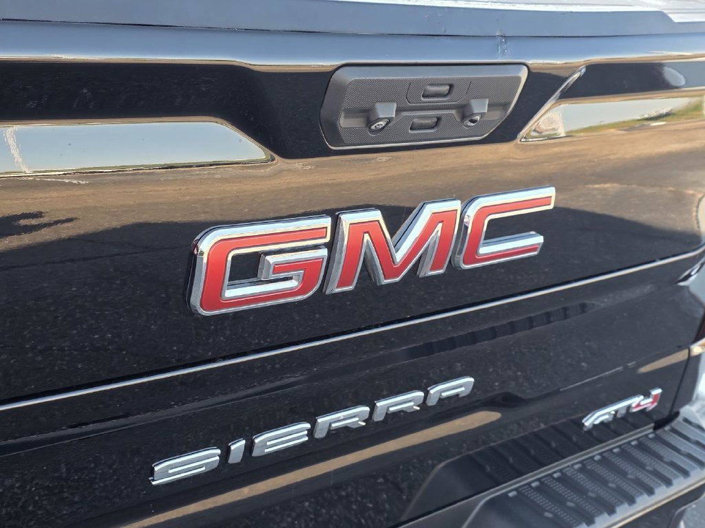 Used 2023 GMC Sierra 1500 AT4 w/ AT4 Preferred Package AWD/4WD image 34