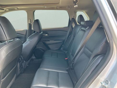 Used 2022 Nissan Rogue SL image 10