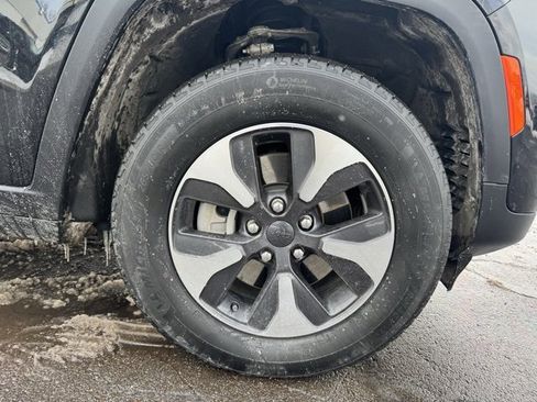 Used 2023 Jeep Grand Cherokee 4WD 4xe image 11