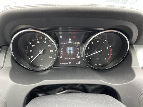 Used 2019 Land Rover Range Rover Evoque SE Premium image 24