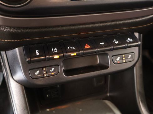 Used 2021 GMC Canyon AT4 w/ Driver Alert Package image 7