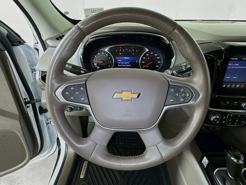Used 2020 Chevrolet Traverse LT FWD image 9