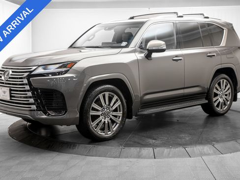 Used 2022 Lexus LX 600 4WD w/ Accessory Package (Z1) image 3